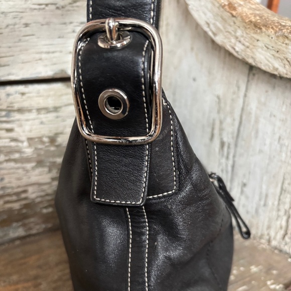 Coach Woman’s Shoulder Zip Closure Hobo Purse Black H0678-F01417 - Picture 3 of 11